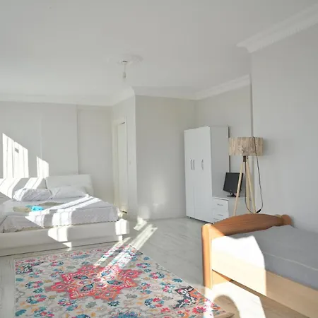Orman Is 6 Minutes From The Airport *