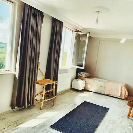 ロッジ Orman Is 6 Minutes From The Airport Arnavutköy